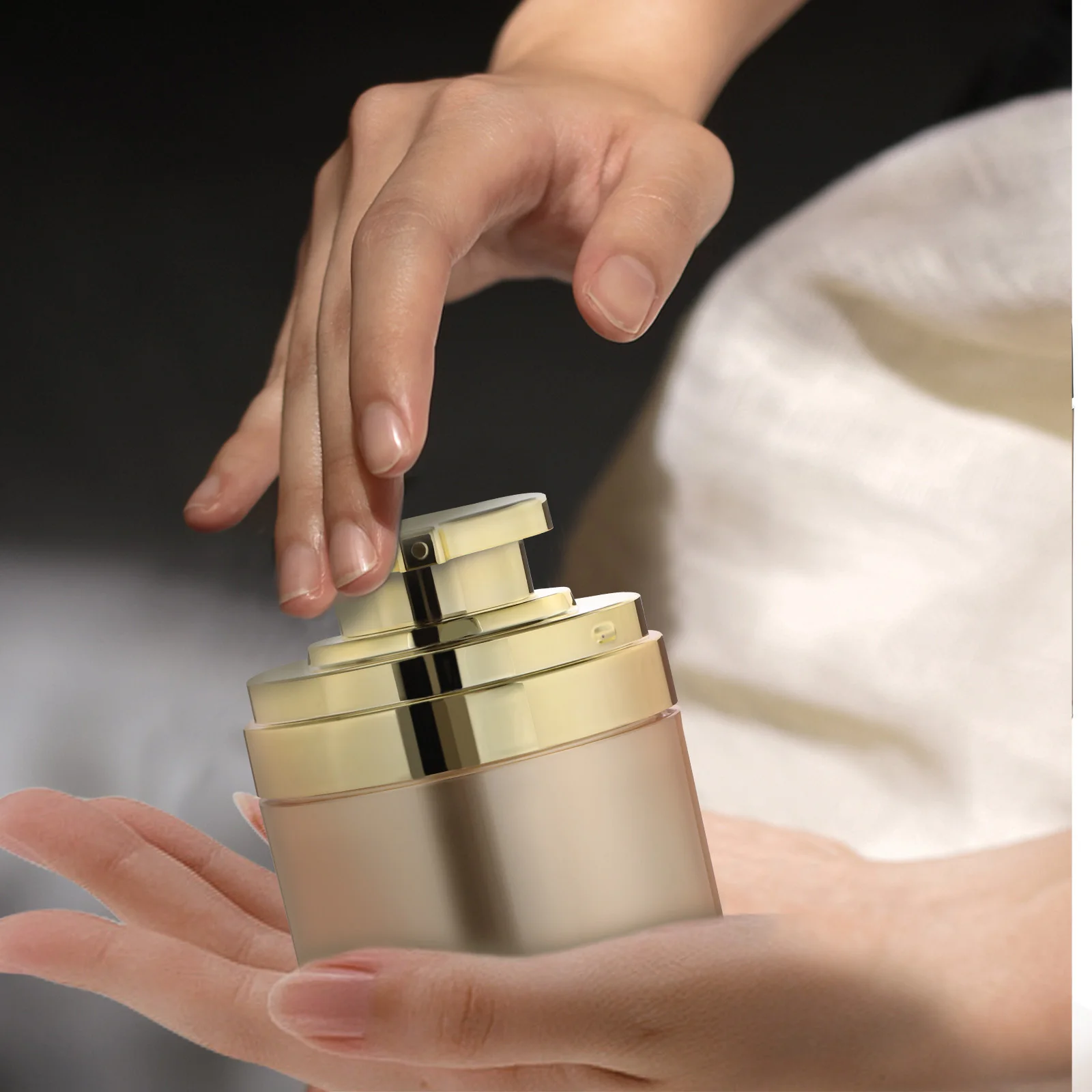 3 Stück Airless-Pumpgläser, kleine nachfüllbare Behälter mit Druckpumpe, verdickte Schale für DIY-Hautpflege-Foundation-Serum