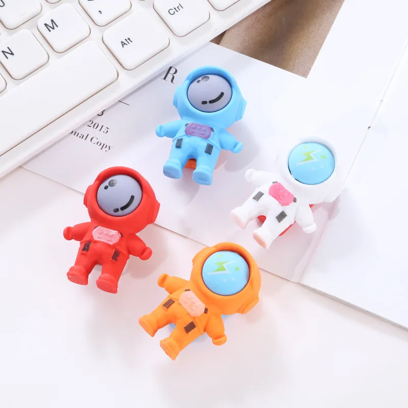 Imagem -02 - Cartoon 3d Cute Astronaut Borrachas para Crianças Nave Espacial Lápis Borracha Borrachas Presentes Kawaii para Estudantes Papelaria Escolar Pcs por Lote