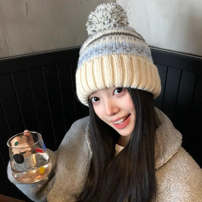 

Ретро стиль Fair Island, милые вязаные шапки с большими помпонами для женщин, теплые универсальные простые корейские пуловеры для зимних путешествий, шапки