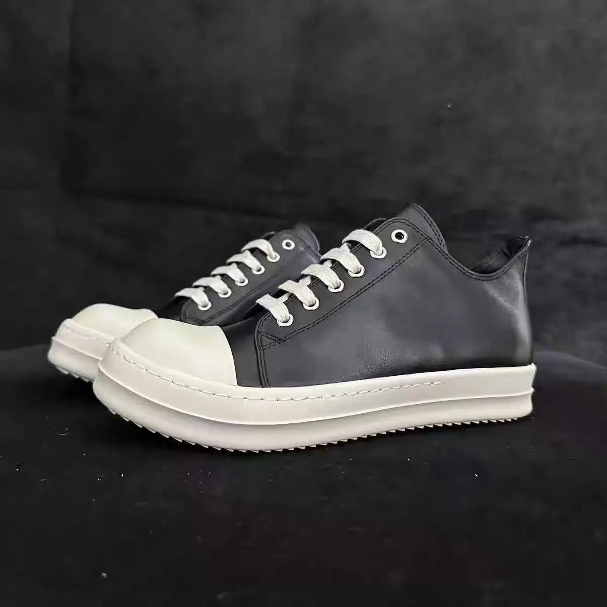 

2025 New Summer Unisex Hit Shock-Absorbing Comfortable Lightweight Low-Top Sports Outdoor Casual Shoes