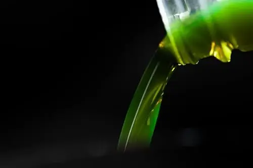 

Hot Shot’s Secret Stiction Eliminator 64 унции – для 32 кварт, присадка в масло для бензиновых и дизельных двигателей, снижает износ, восстанавливает состояние.