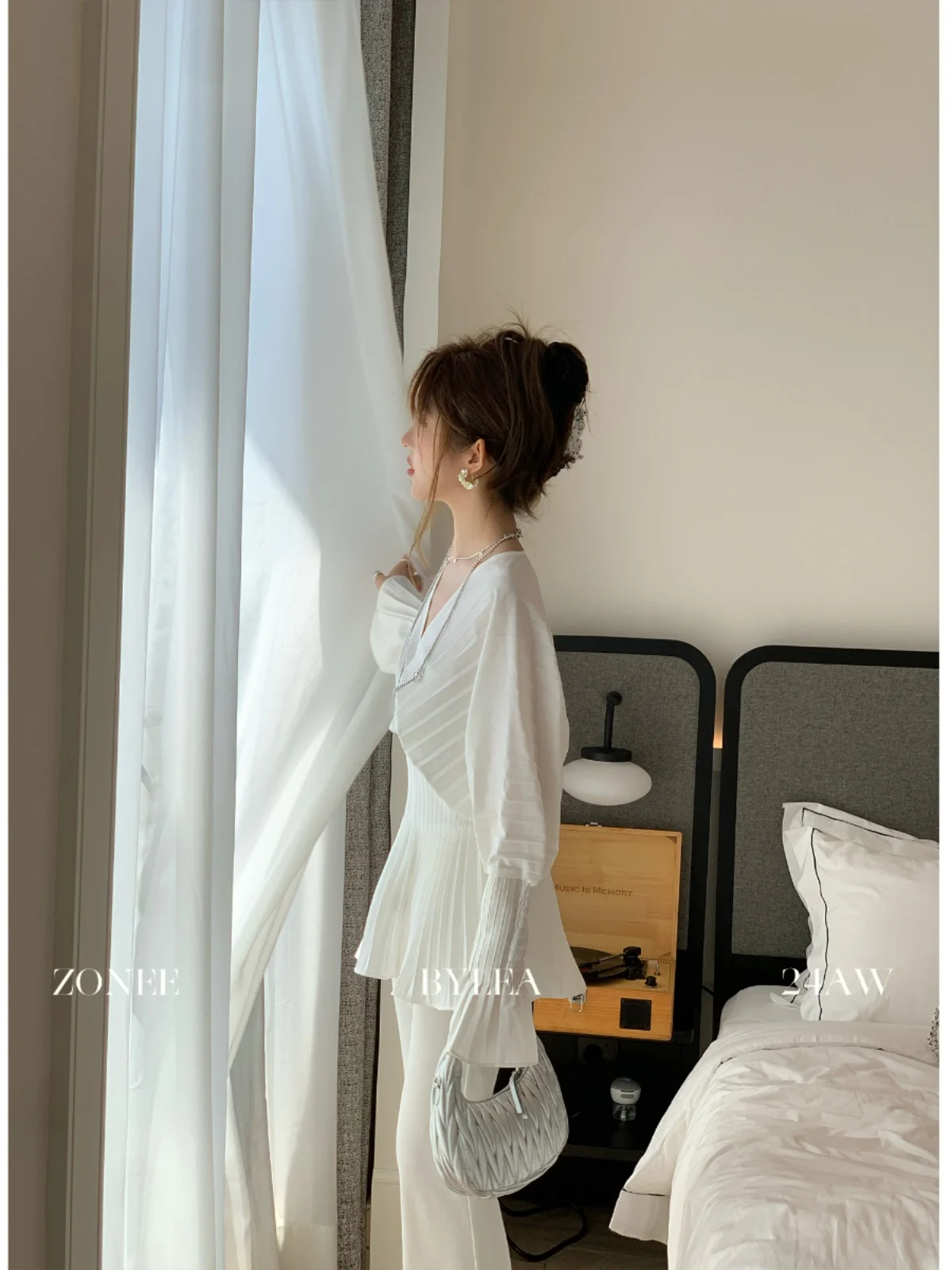 2025 New French Style Pleated Shirt White Women V Neck Flare Sleeve Blouse Elegant Office Ladies Commute Chic Female Fashion