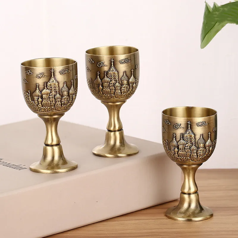 25ml Wine Glasses Vodka Goblet Bronze Liquor Spirits Cup Mini European Retro Relief Castle Wedding Tumbler for Party Decoration