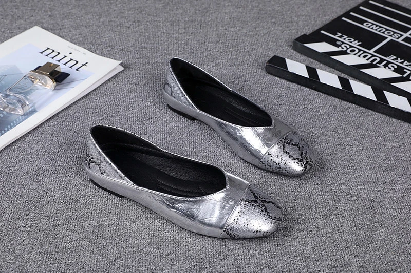 

2026 New Snake Pattern Low-Heel Women's Shoes