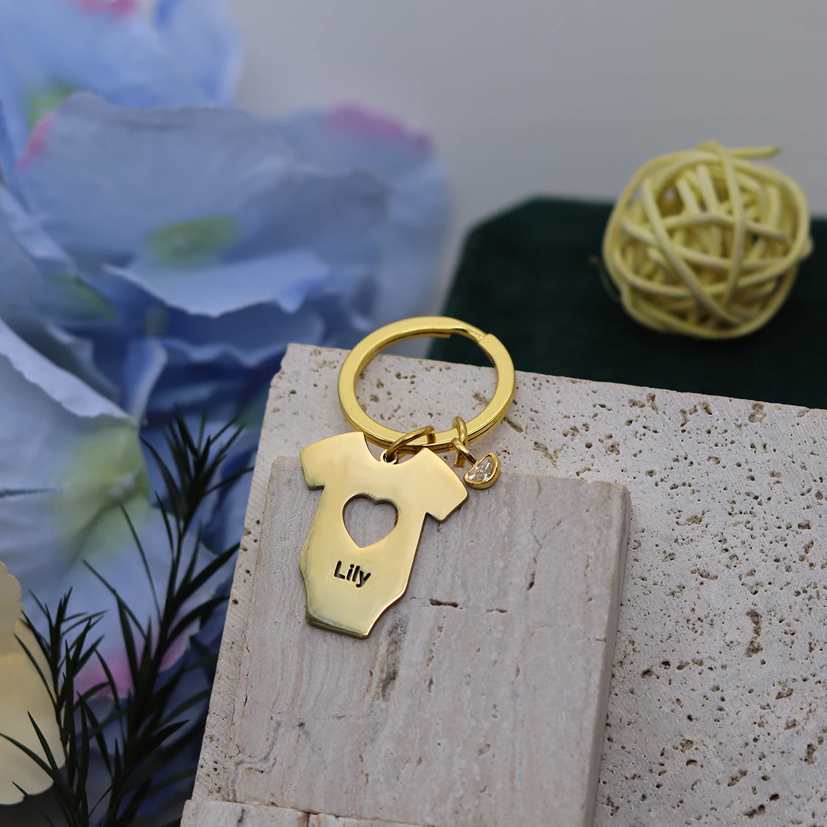 Custom Name Keychain Children's T-shirt with heart Pendant Keyring Men Women Personalized Stainless Steel Jewelry Keepsake Gift