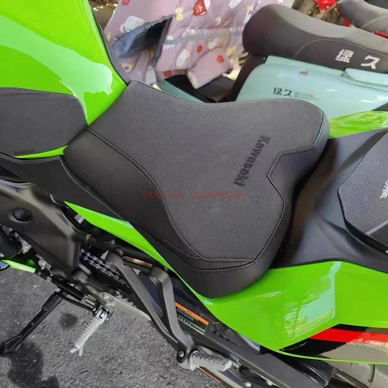 For The ZX4R The ZX4RR Adds and Reduces Seat Height Modifications To Increase Comfort and Flexibility with Seat Modification