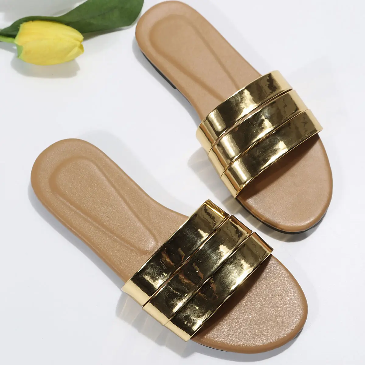 New summer Large size35-42 Women's Flat sandals open toe slippers Fashion Korean style student outer wear bright women slippers