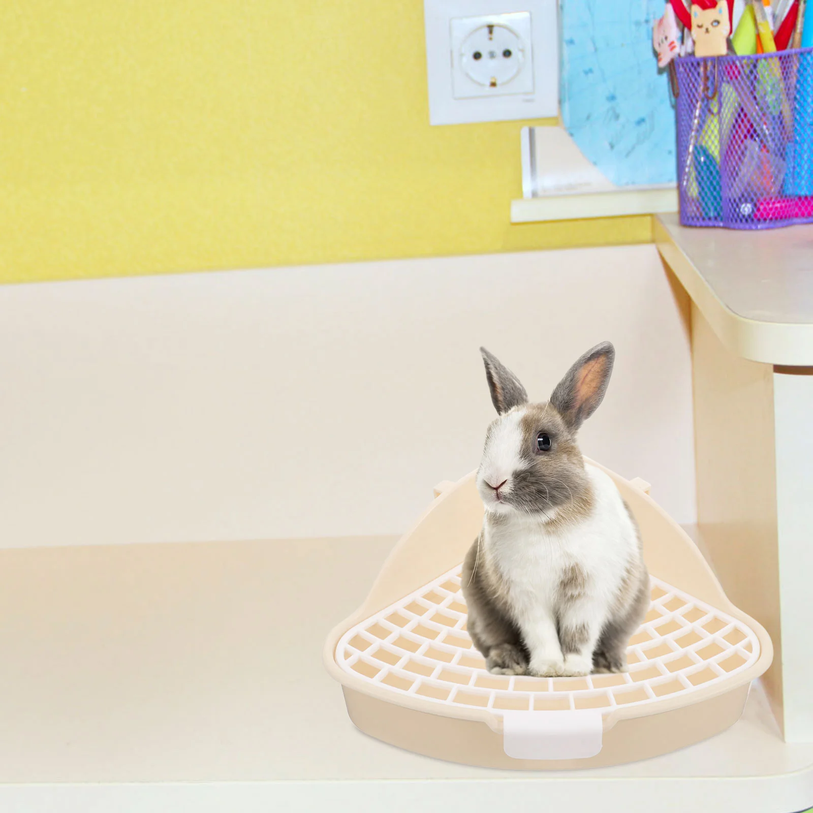 Pet Triangle Potty Bunny Clean Equipment Cat Litter Tray Hamster Toilet Rabbit Cage Training Pan Dog Indoor