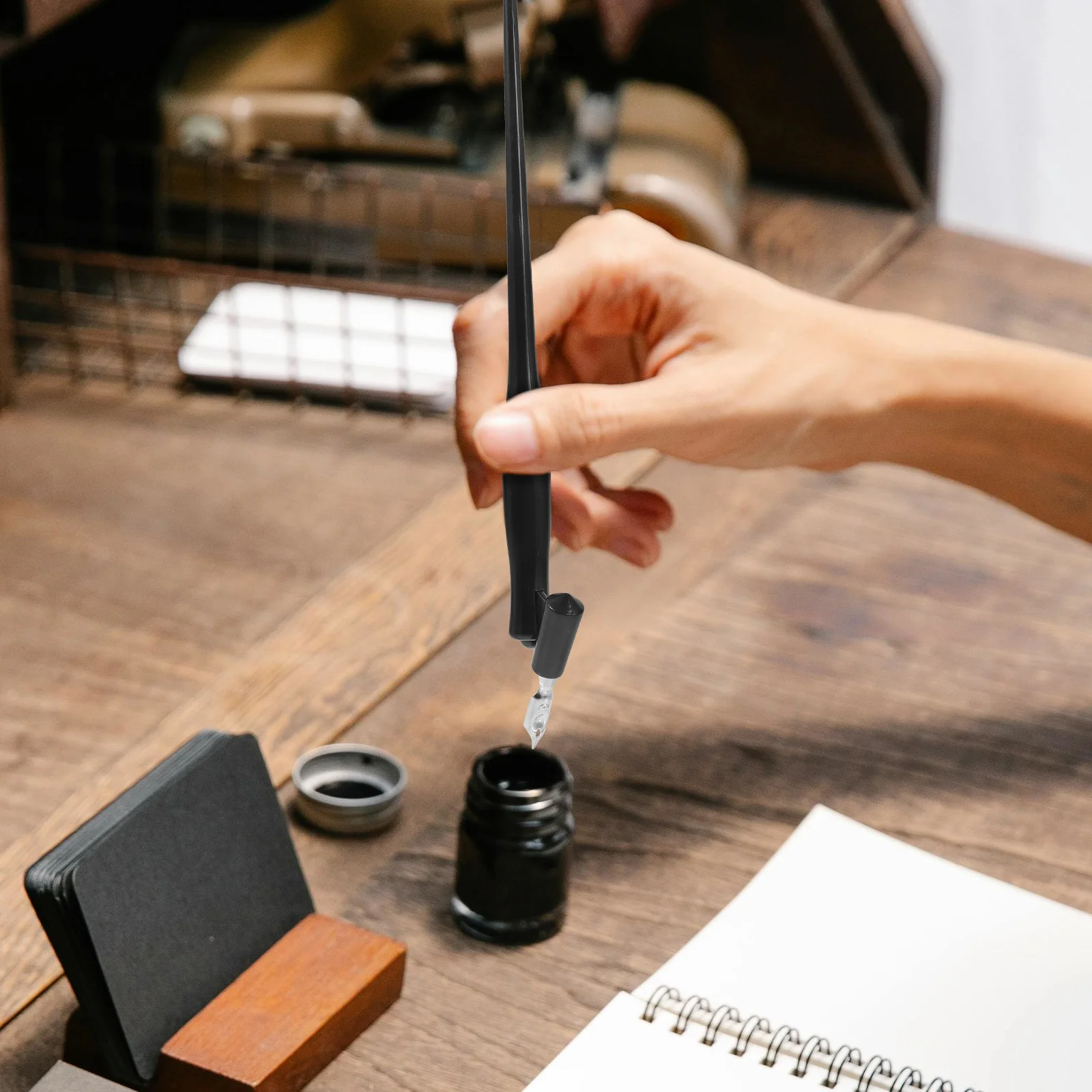 

1Set Exquisite Calligraphy Pen Kit Metal Construction Multi Functionality for Lettering and Drawing Dip Pen Nibs