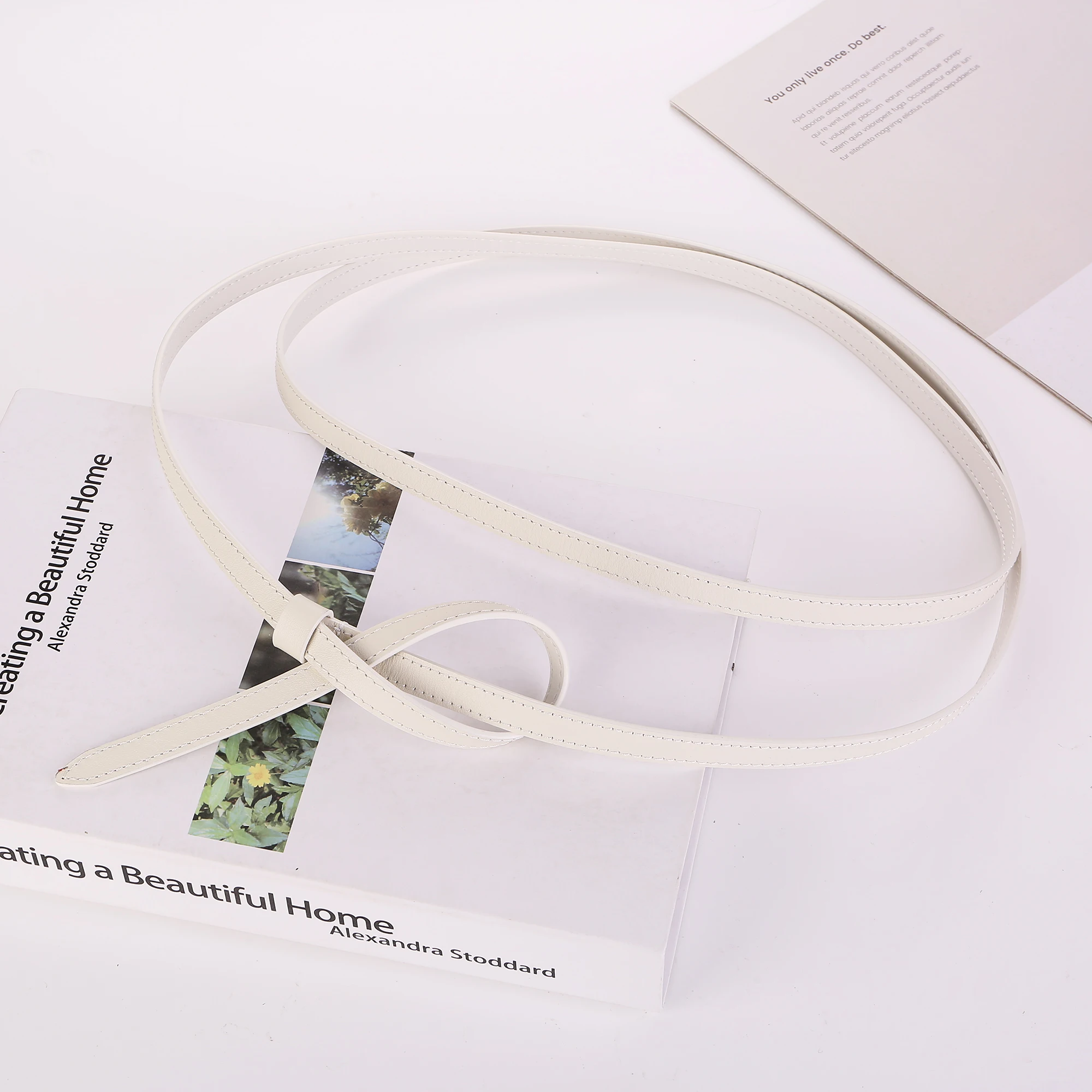 Dünner Damengürtel aus echtem Leder, Doppelschlaufe, geknotet, kleine Gürtel, vielseitige dekorative Leder-Taillenkette für Damen – Detail 6