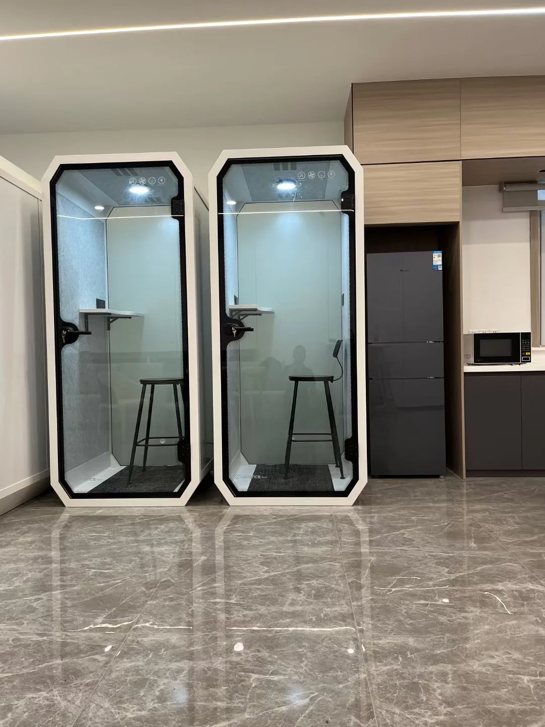 Deluxe Detachable Space Capsule Office Pod Prefabricated Container Room Outdoor Apple Capsule Office Hotel