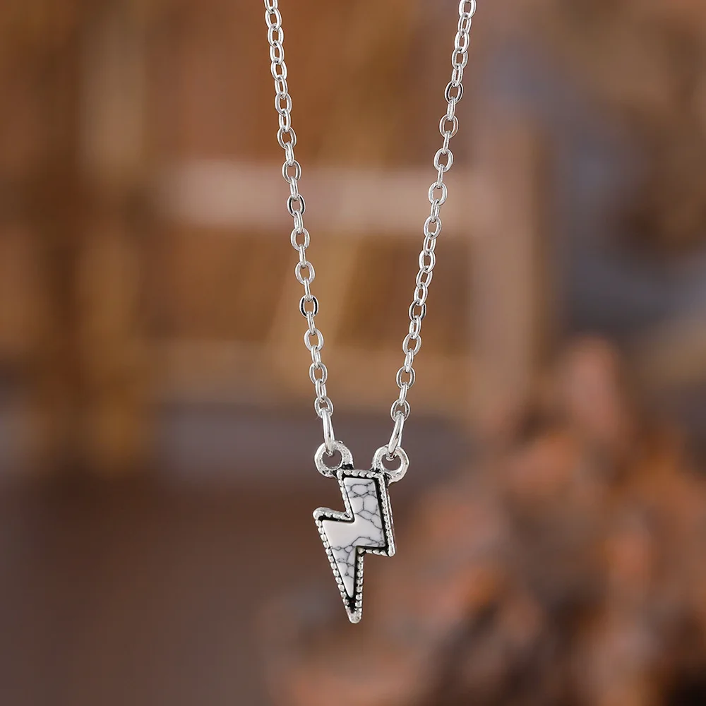 New retro bohemian lightning inlaid turquoise pendant necklace niche simple item jewelry