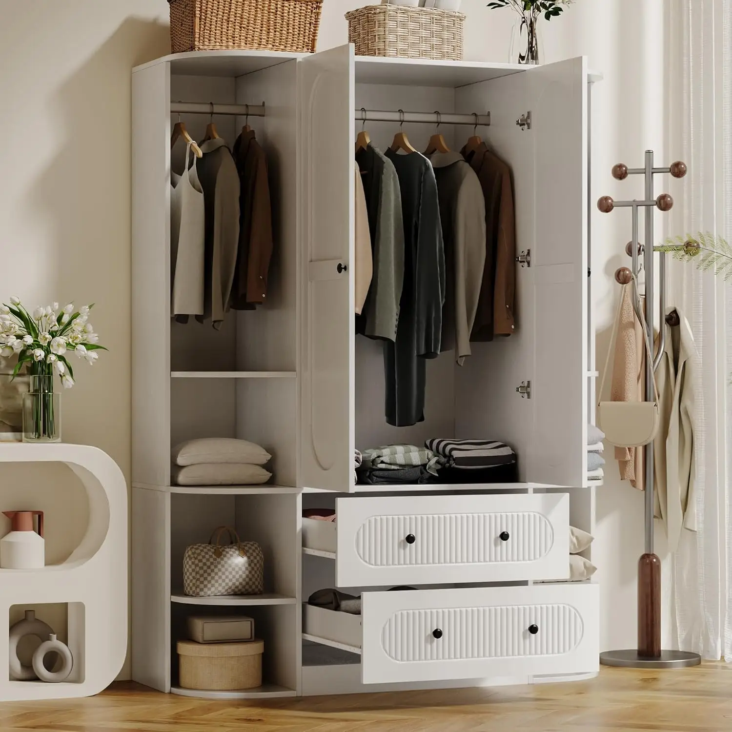 خزانة ملابس خشبية بيضاء مخددة مقاس 69 بوصة مع بابين، و3 قضبان، ودرجين، و6 أرفف