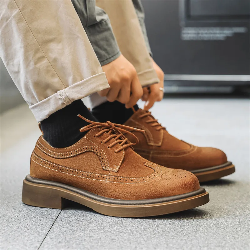 New Autumn Winter Luxury Men Brogue Leather Shoes Vintage British Breathable Height Increasing Tooling Dress Oxfords Sneakers