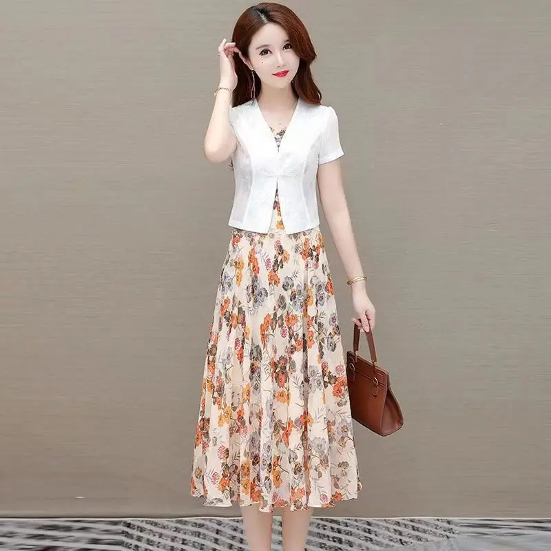 Fragmented Flower Dress Set for Women Spring/Summer 2023 New High End Fashion Style and Age Reducing Two Piece Skirt Set