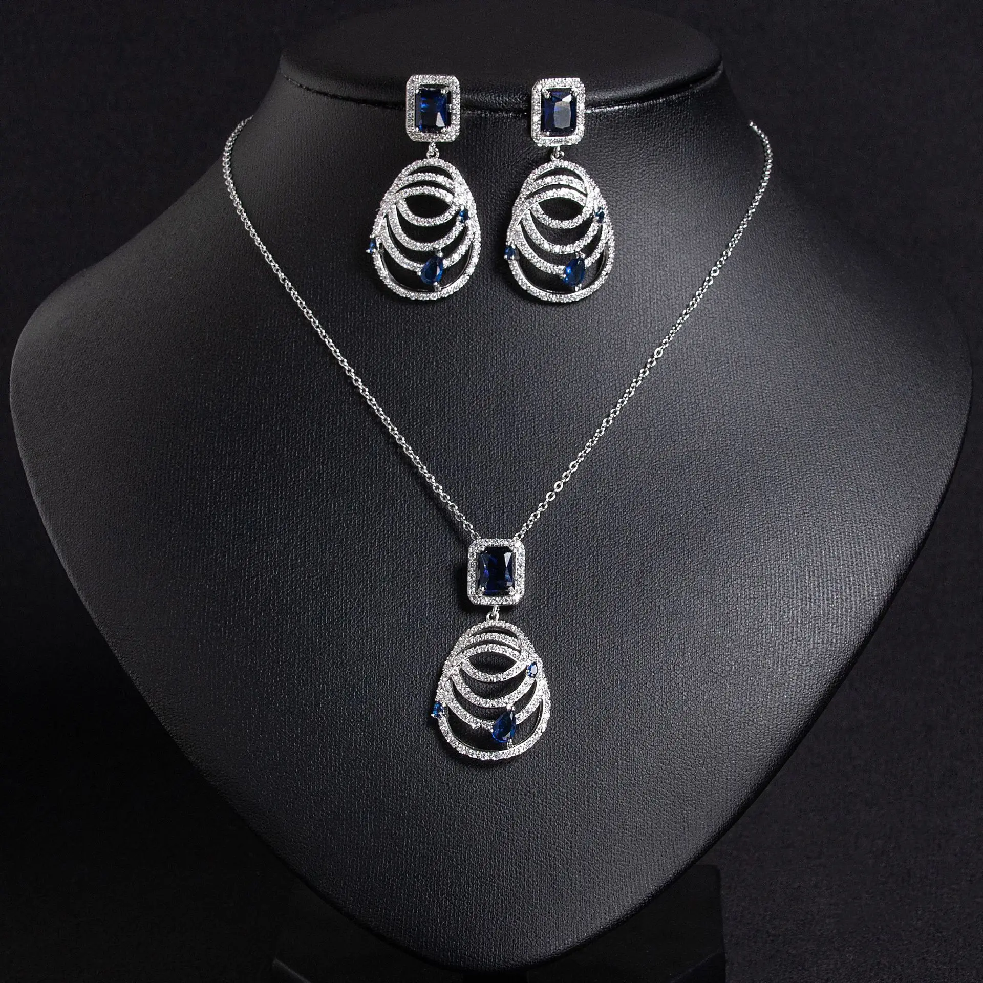 Retro Stereo 2 Piece Necklace Earrings Sparkle Light Luxury Jewellery for Dubai Women Holiday Everyday Wedding Gift M-537