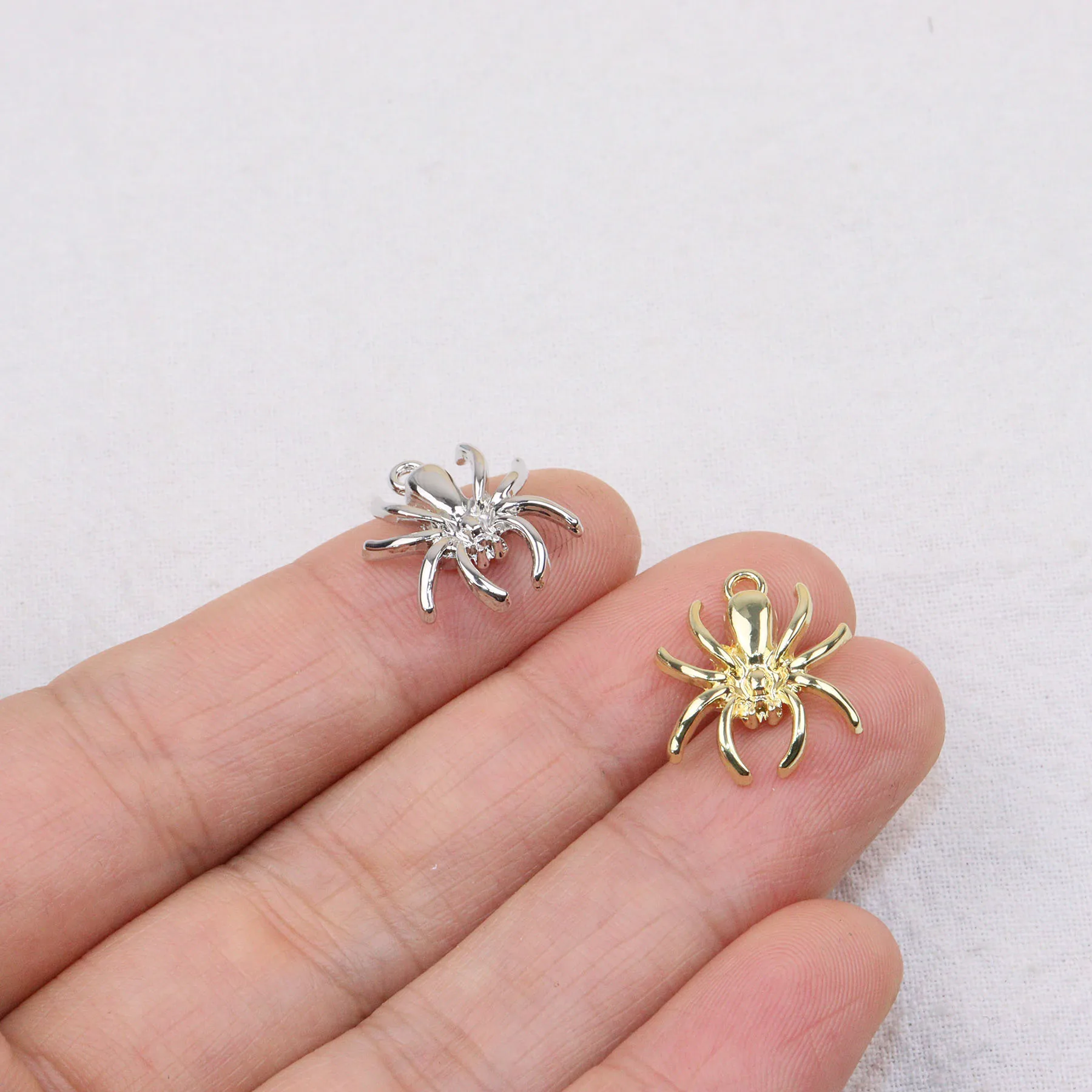 Eruifa 20pcs 14mm Lovely Spider Girl\'s Coin Zinc Alloy DIY Fashipn Jewelry Necklace Earrings Bracelets Charms Pendant 2 Colors