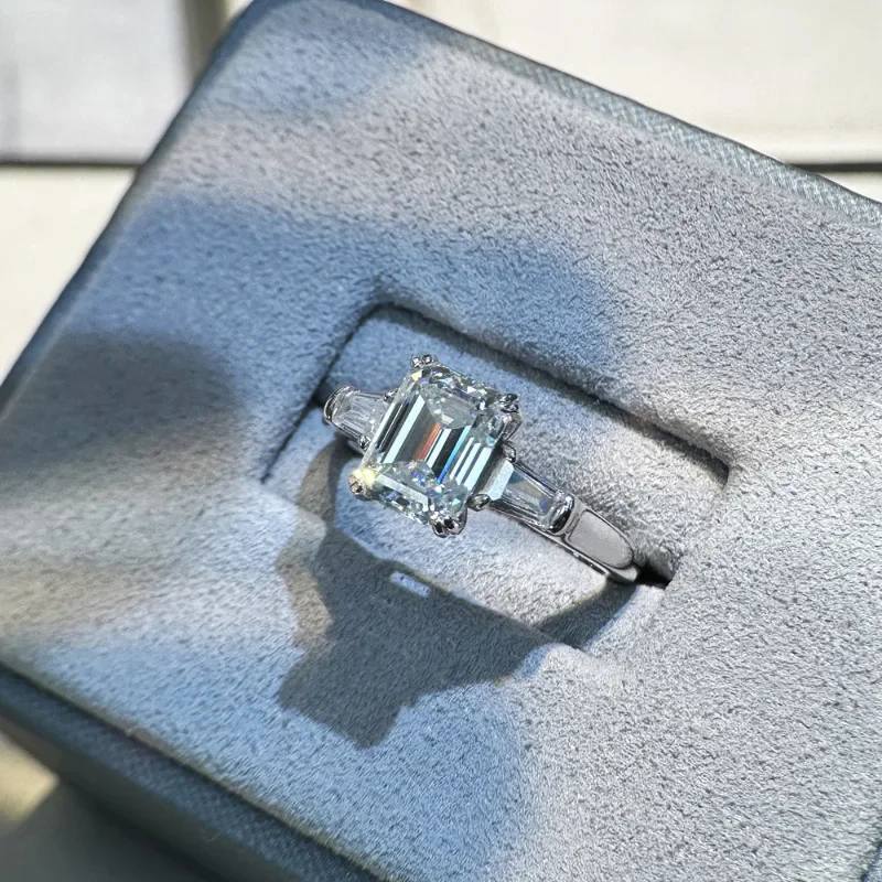 Luxury 2ct Moissanite Diamond Ring 100% Real 925 Sterling Silver Party Wedding Band Rings for Women Men Engagement Jewelry