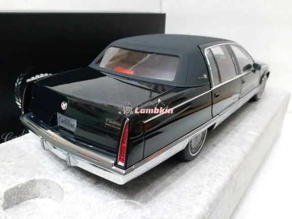 Model Decoration 1:18 For Original Cadillac Fleetwood Alloy Full Open Car Model Gifts