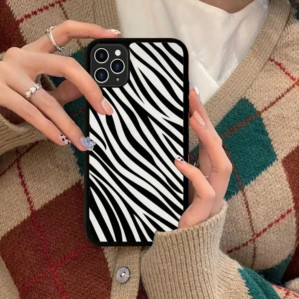 Black and white Dalmatian Cow zebra texture Phone Case Magesafe Magnetic Wireless Charge Case For Samsung S10 20 30 22 23 24 Plu