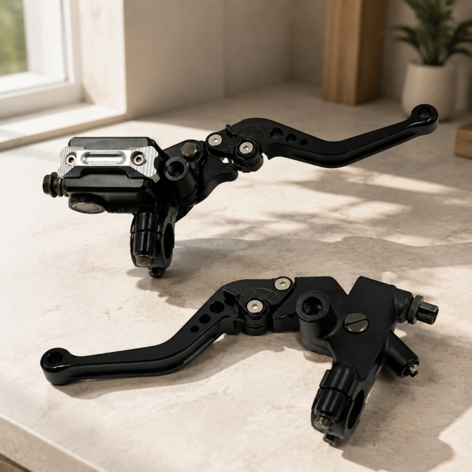 2 Pieces Motorcycle Brake Part Long-Lasting 22mm Hydraulic Brake Master Cylinder Motorcycle Lever Set with Reservoir Easy To
