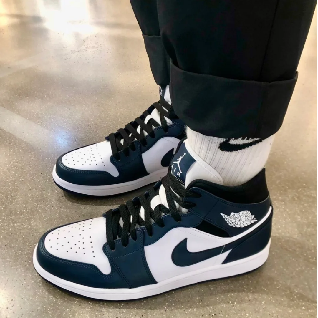 Nike Original Air Jordan 1 MID fashionable versatile mid-top basketball shoes men's casual sneakers