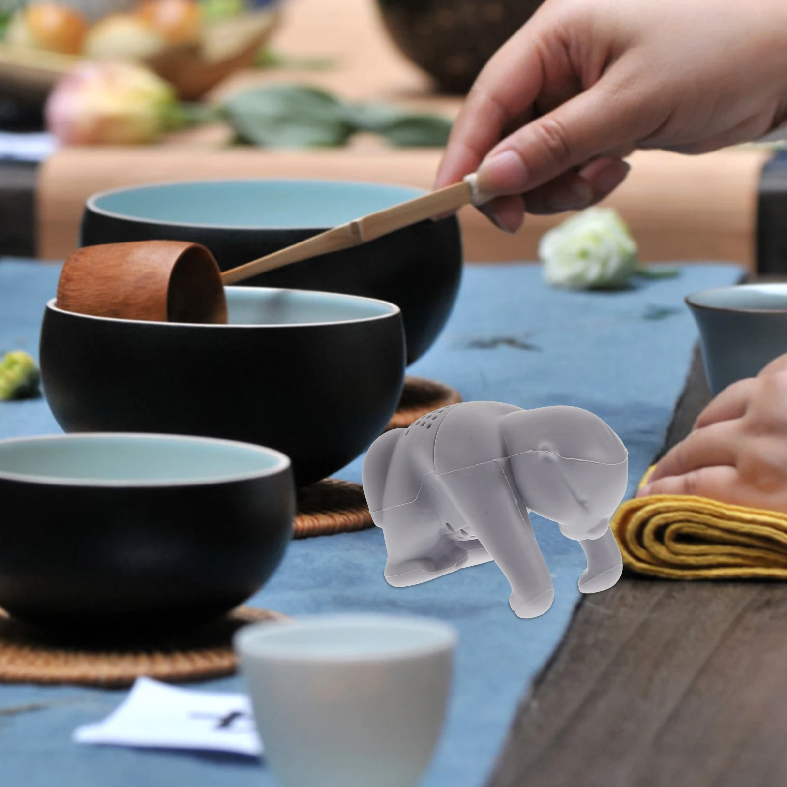 

Cute Otter Shape Tea Infuser Strainer Food Grade Silicone Travel Loose Leaf Filter for Mug Fine Slots Easy Clean