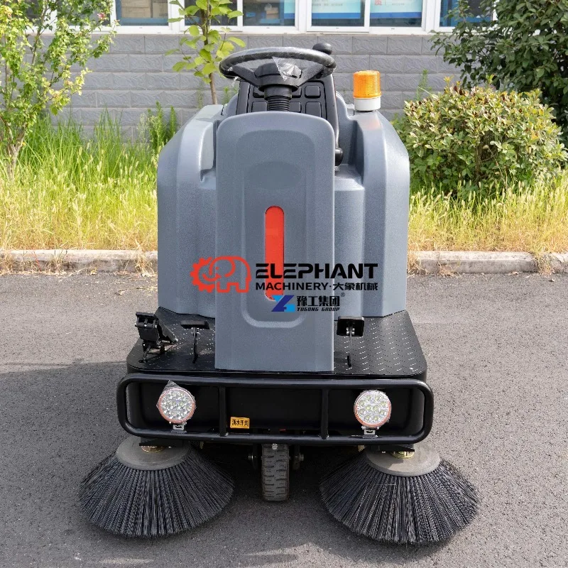 Popular Ride on Road Sweeper, Industrial Floor Cleaning Machine, Powerful Floor Sweeping Equipment for Factory, Park, Community