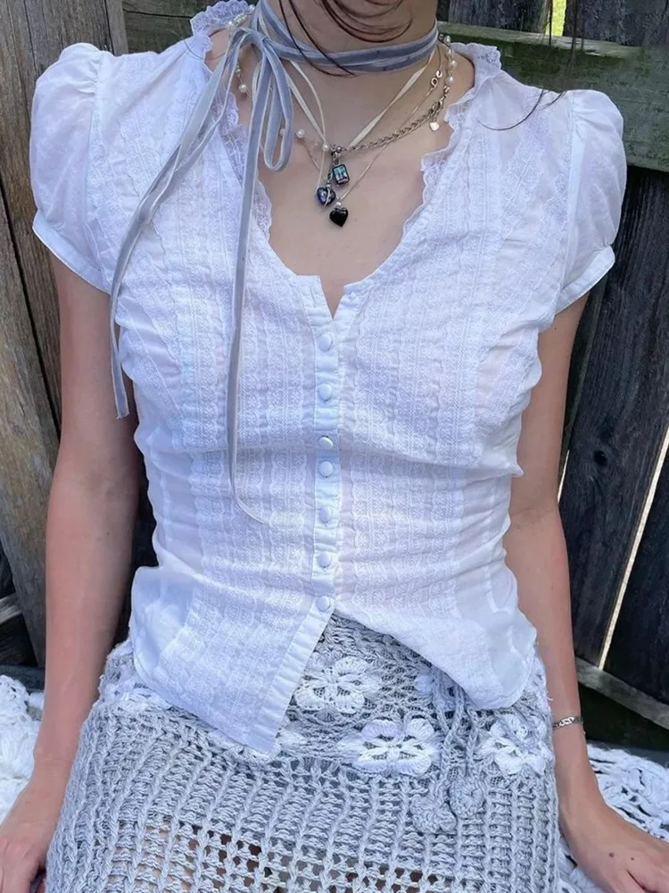 

Новинка 2025, винтажные шикарные белые футболки Y2k, женские эстетические укороченные футболки Fairycore в стиле гранж, готические кружевные лоскутные футболки с пышными рукавами и v-образным вырезом