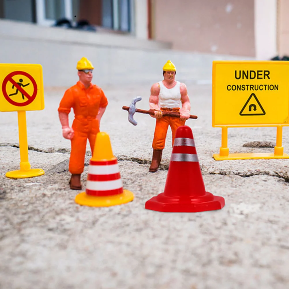 60 ชิ้น Roadblock ป้ายจําลอง Cones ป้ายของเล่นพลาสติกขนาดเล็กการจราจร Miniature