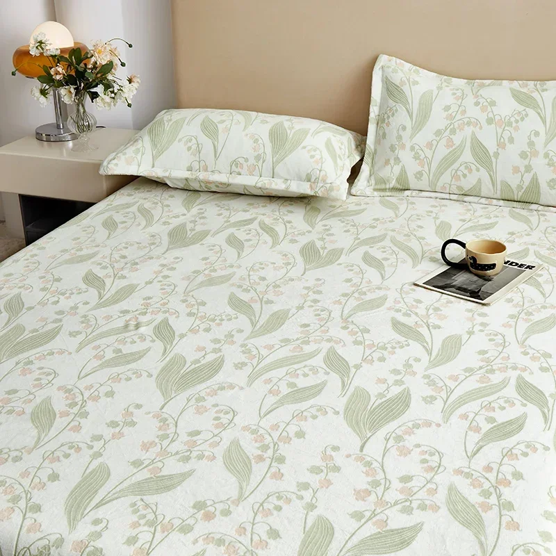 Floral Botanical Carved Milk Velvet Fitted Sheet Luxury Soft Cozy Comfy Flannel Mattress Cover with Deep Pocket Warm Bedding Set