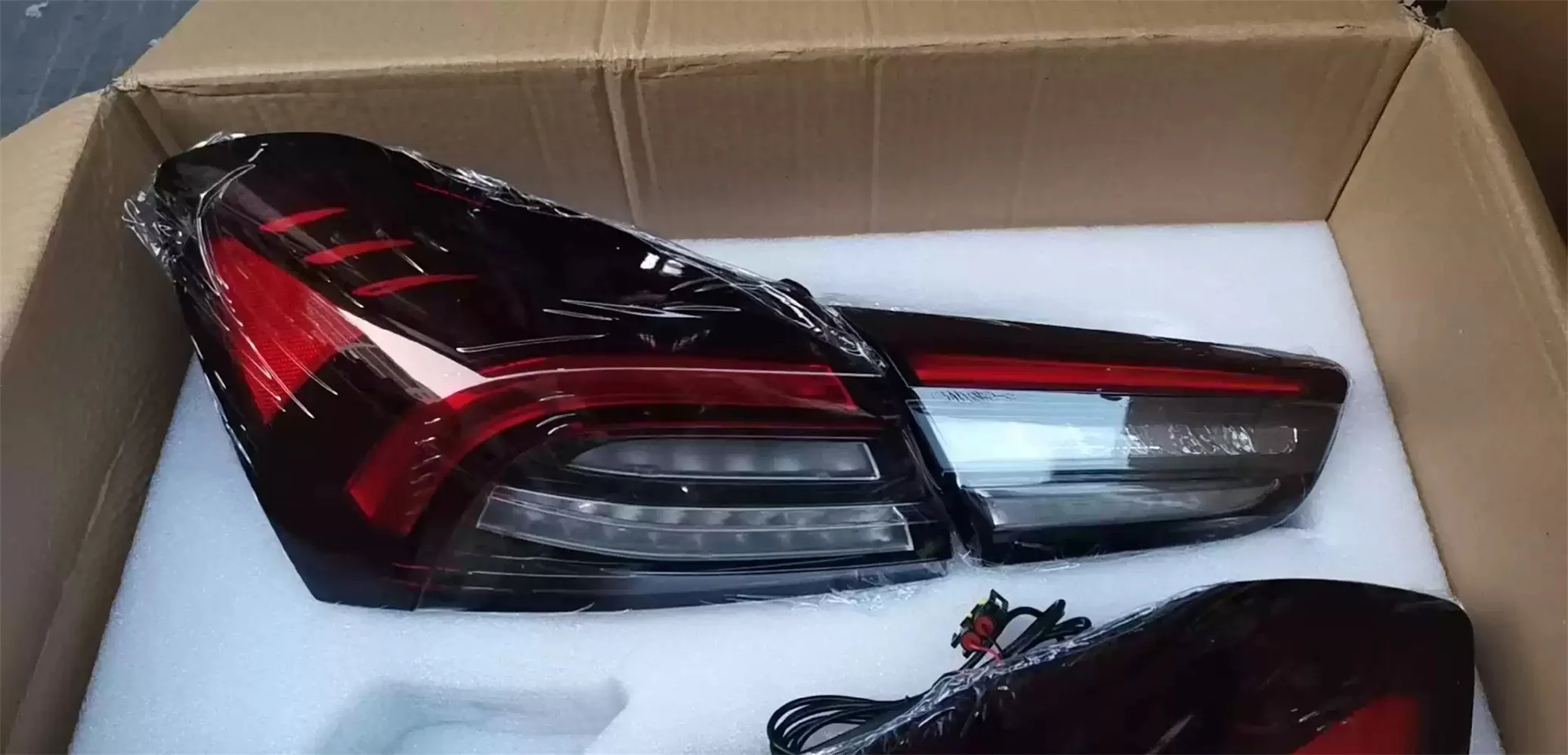 LED Taillight Assembly for Maserati Ghibli with Dynamic Turn Signal