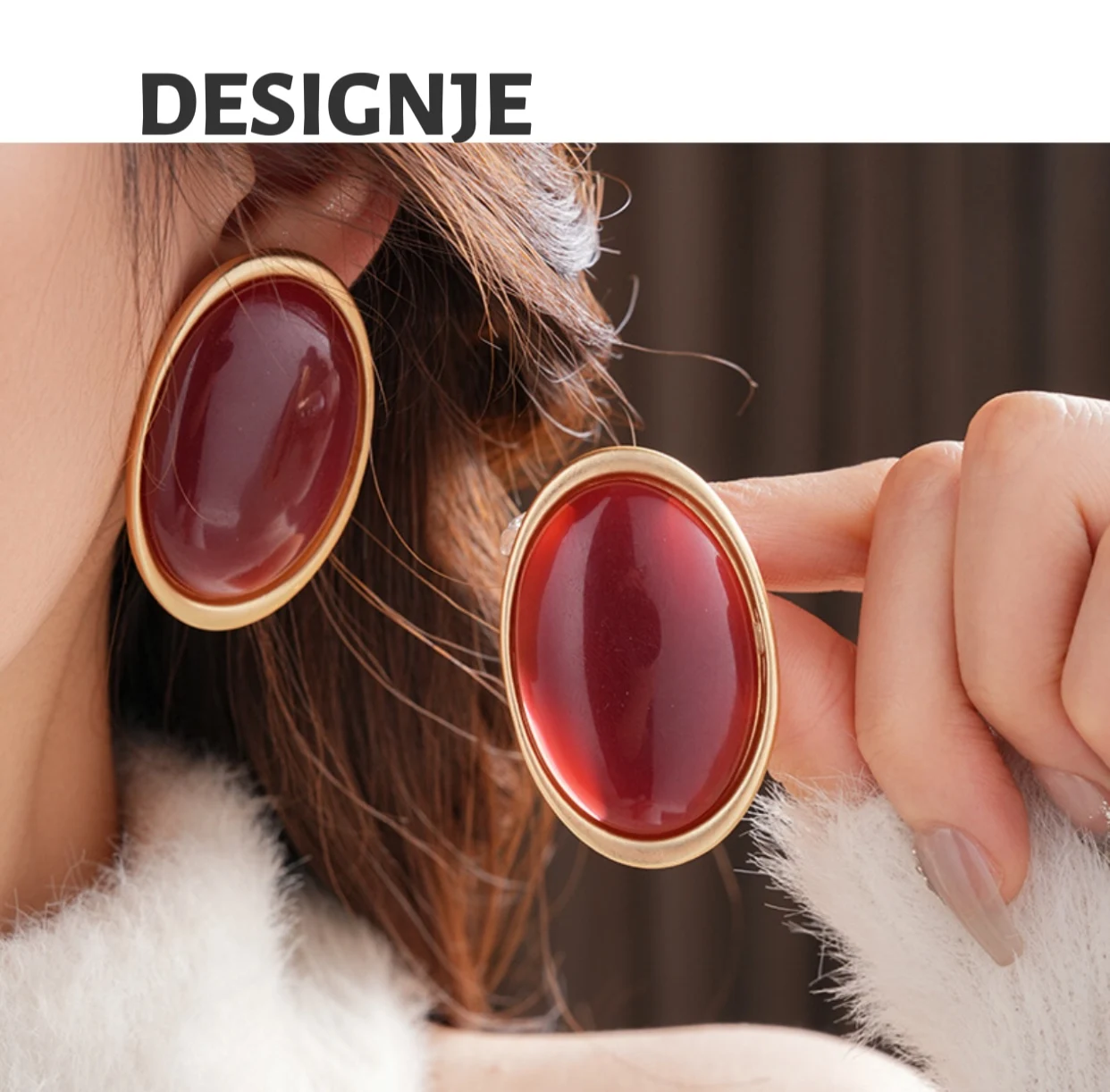 

Hot sale oval Ancora red earrings, European and American retro luxurious earrings, autumn and winter simple high-end earrings