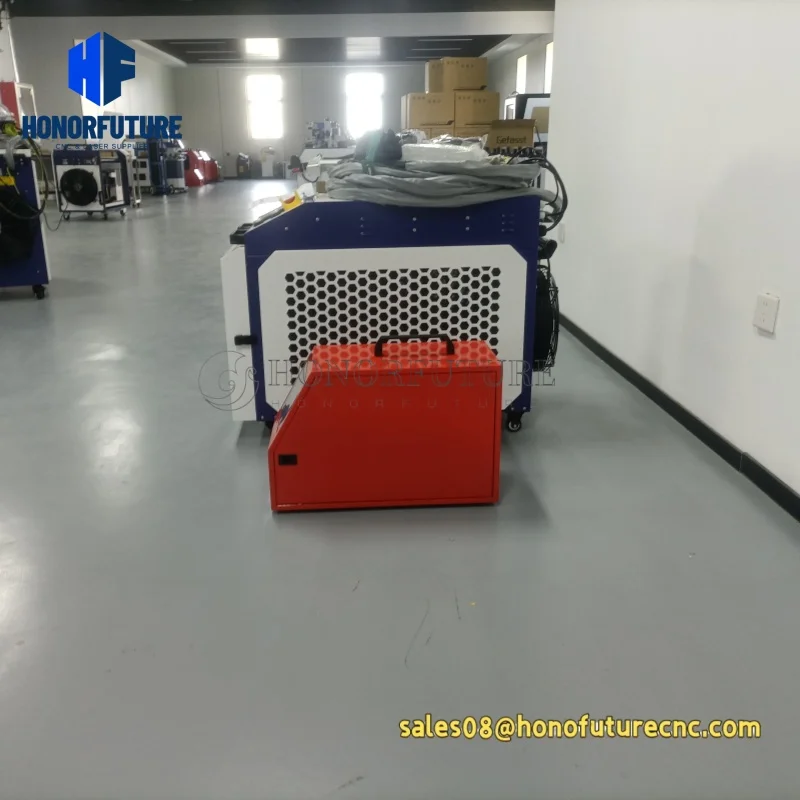 

Водоохлаждаемый волоконный лазерный аппарат для сварки, очистки, резки и пайки 4/5-в-1, портативный металлообрабатывающий сварочный аппарат 2000W 3000W 1200W 1500W