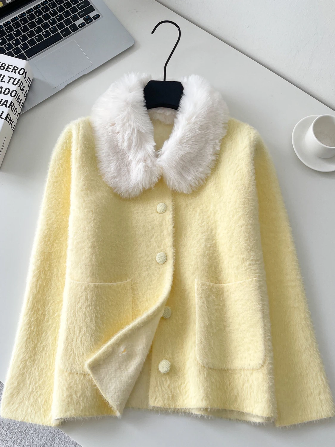 

Soft Wind Small Size High-End Fur Collar Splicing Long Sve Knitted Jaet Women Loose Casual Sweet Top Trendy