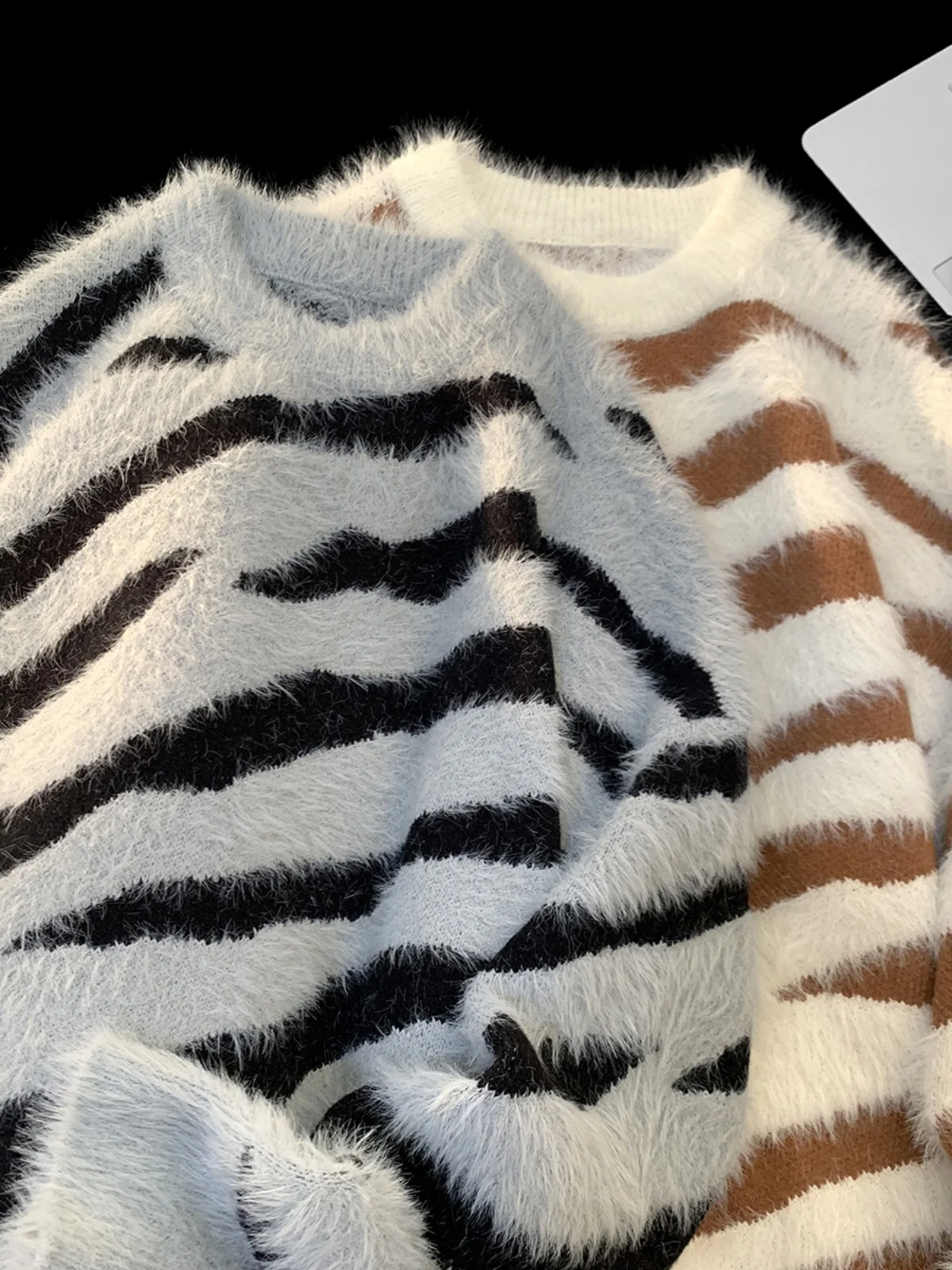 

Men's Thiened Soft Mink Zebra Pattern Knitted Sweater round Ne Casual Top Trendy American Lazy Sle Autumn Winter Clothes