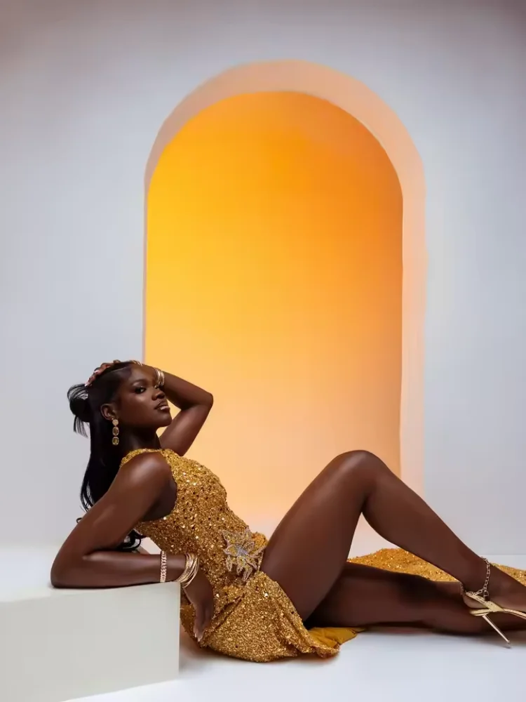 Charmantes goldenes Pailletten-Meerjungfrau-Abendkleid, schwarzes Mädchen-Geburtstagskleid, sexy One-Shoulder-Split-Ballkleid, individuell gestaltet