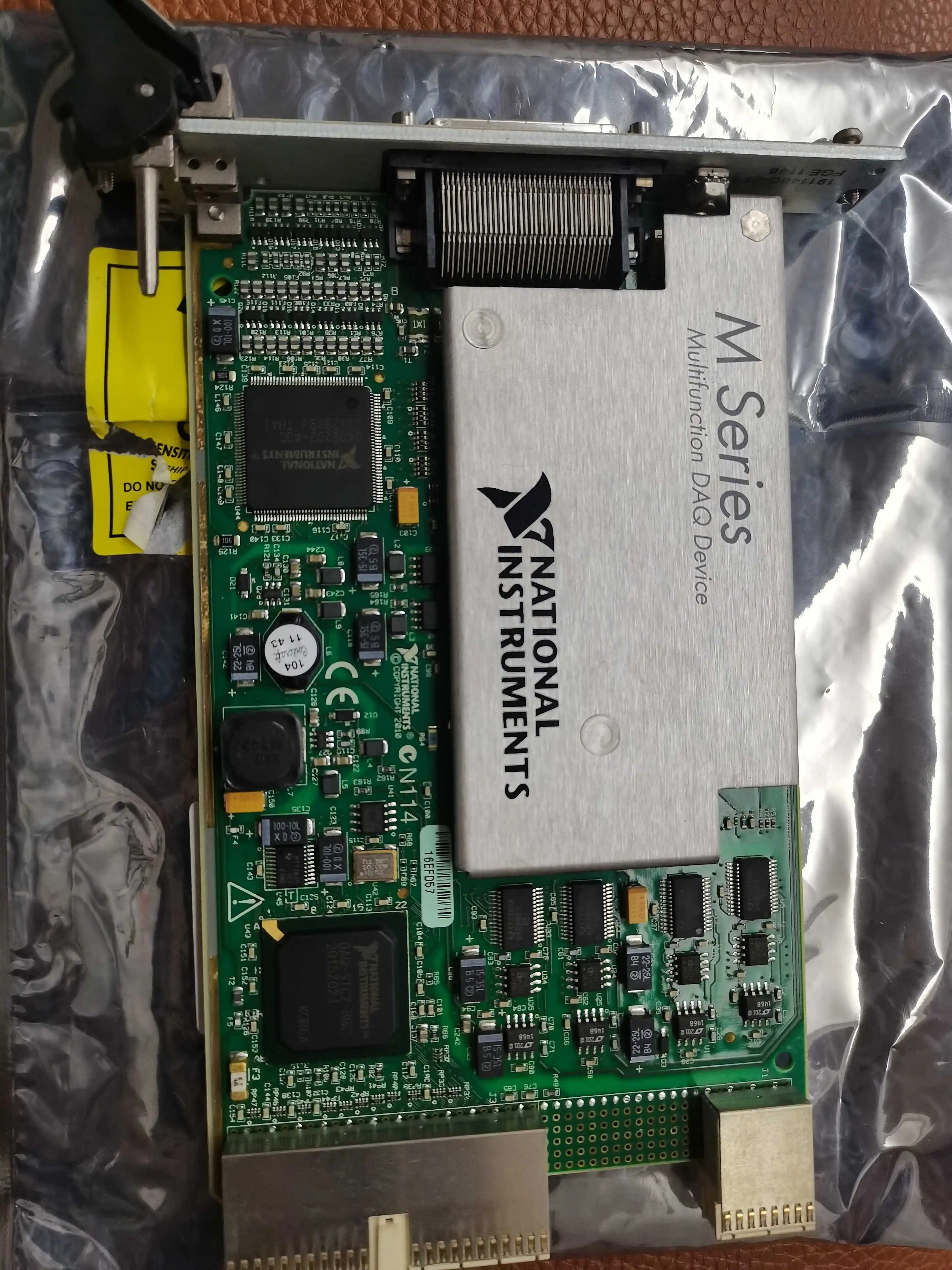 

NI PXI-6259 Data Acquisition Card 16-bit Analog Output 32-way Input 779632-01 Brand New Genuine