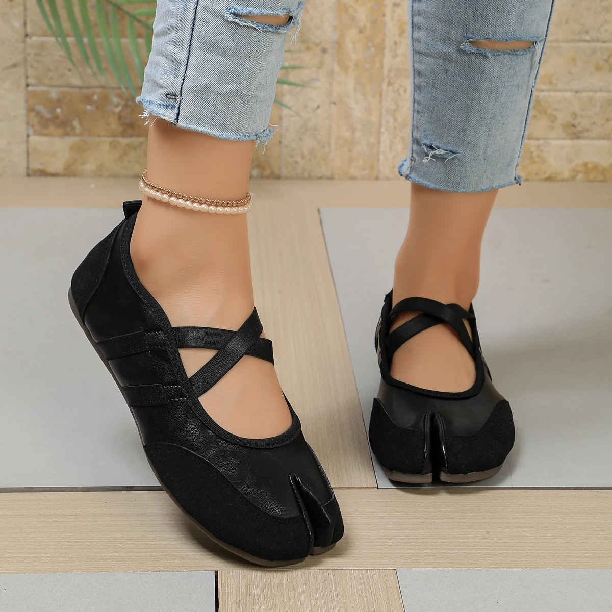 Flache Schuhe mit Kreuzriemen für Damen, lässiges Modedesign, Mary Jane Schuh, Slip-on, geteilte Zehenpartie, Ballett-Trainer, Sommer 2026, elegant, neu – Detail 33
