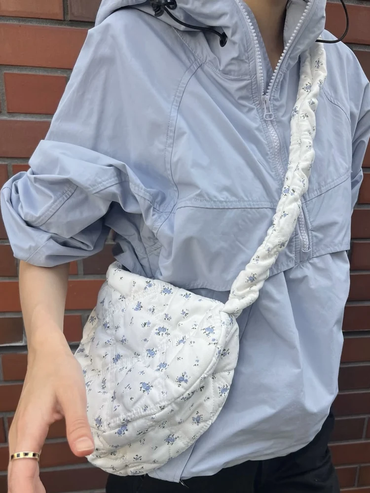 

Sung Hye Jin Cloud Dumpling Bag Cotton Floral Print Pleated Shoulder Crossbody Bag Korean Style Commuter Tote Handbag