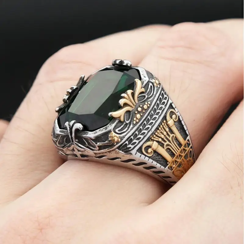 New Inlaid Emerald Men's Luxury Ring Personality Retro Domineering Personality Ring To Attend The Banquet Party Jewelry