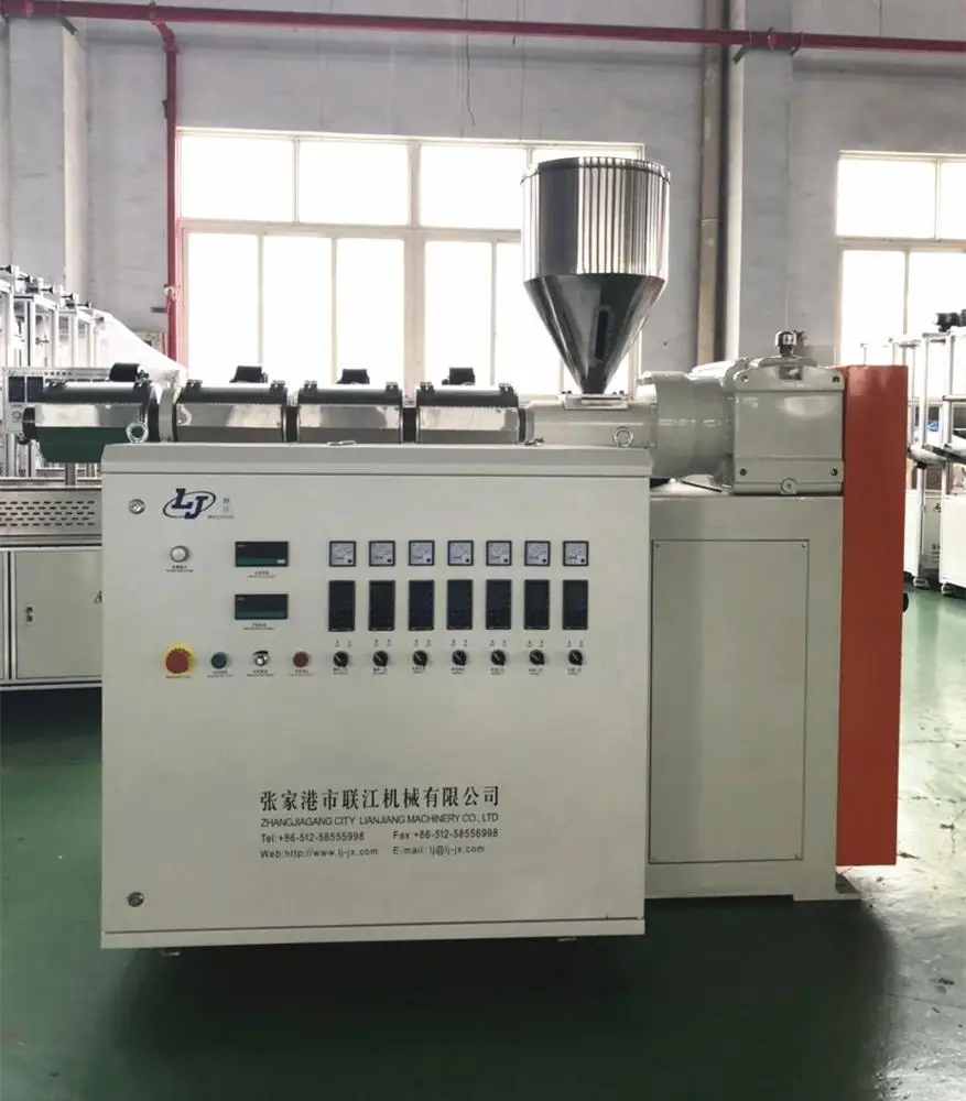 Small plastic extruders for laboratory testing