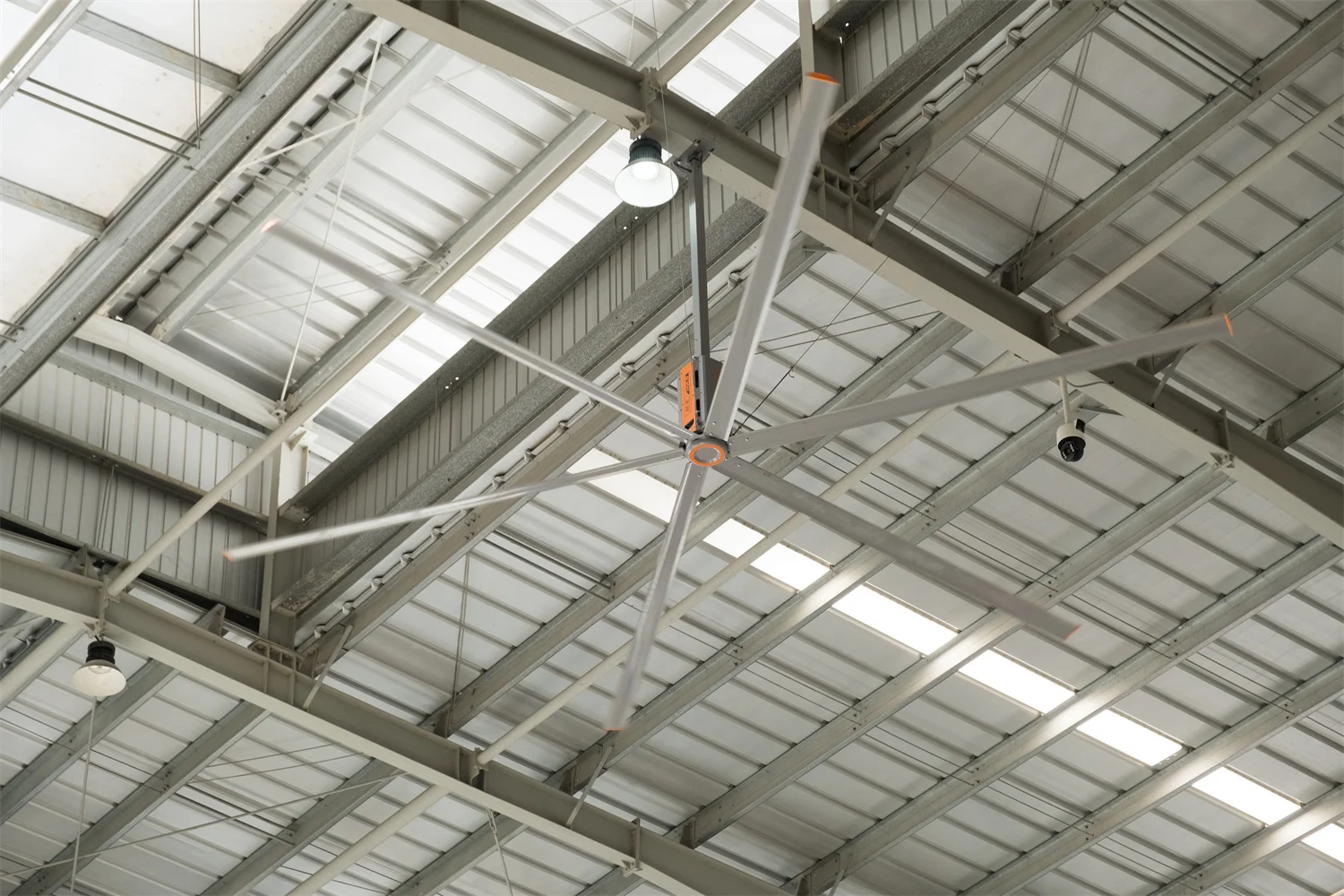 Kipas Angin Industri HVLS RTFANS 24ft IP55 Tahan Air, Kipas Besar untuk Gym, Gereja, Gudang