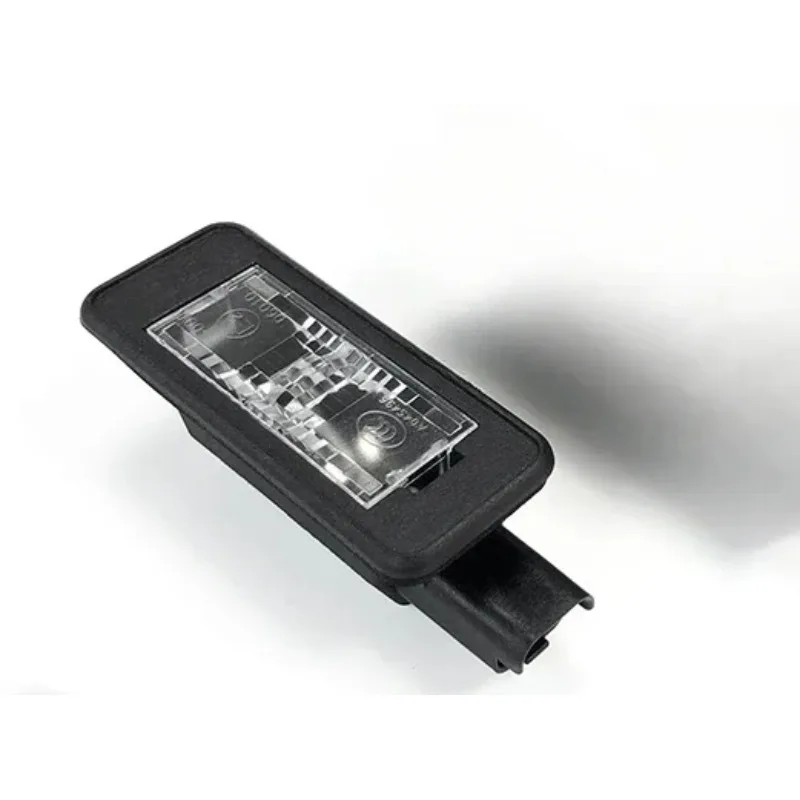 

Фигурный новый светильник номерного знака в сборе для Peugeot 301 308 408 508 4008 для Citroen C-Quatre C-Triomphe C3XR C5