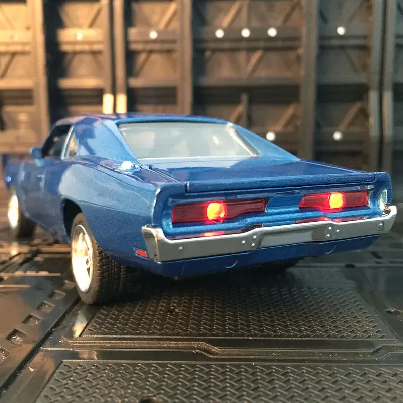 Dodge Charger-modelo de coche de aleación, vehículo de Metal fundido a presión, coche deportivo, simulación de sonido, luz, regalo para niños, 1:32, nuevo