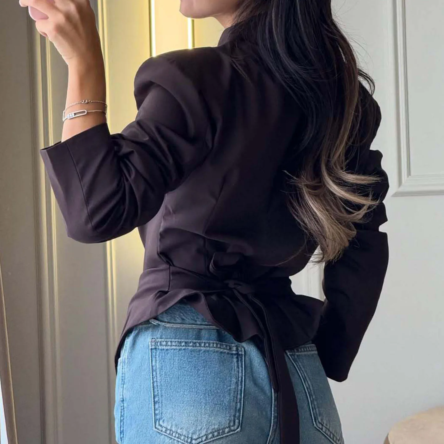 B 2026 Women Irregular Hem Blazer V‑Neck Single‑Breasted Button Slim Waist Long Sleeve Suit Jacket Elegant Office Lady Outerwear