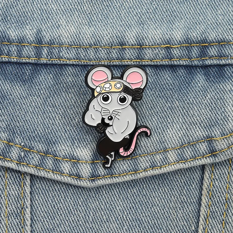 Funny animal brooch creative cartoon cute fitness mouse metal accessory badge Jewelry Gift for Friends