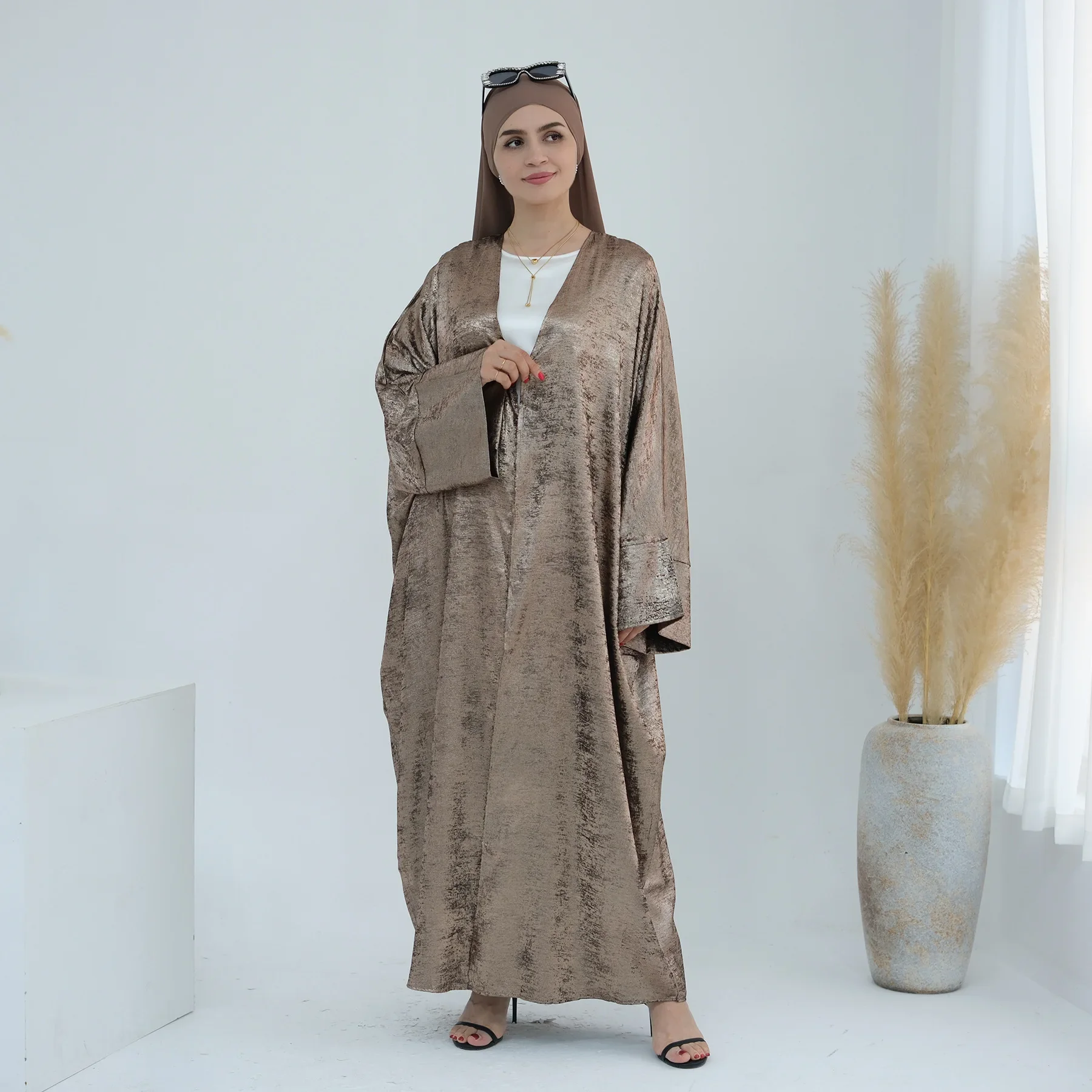 2024 Odzież dla muzułmanek Eid Open Kimono Płaszcz Dubaj Abaya Długi rękaw V-neck Abayas dla kobiet Elegancka muzułmańska sukienka damska