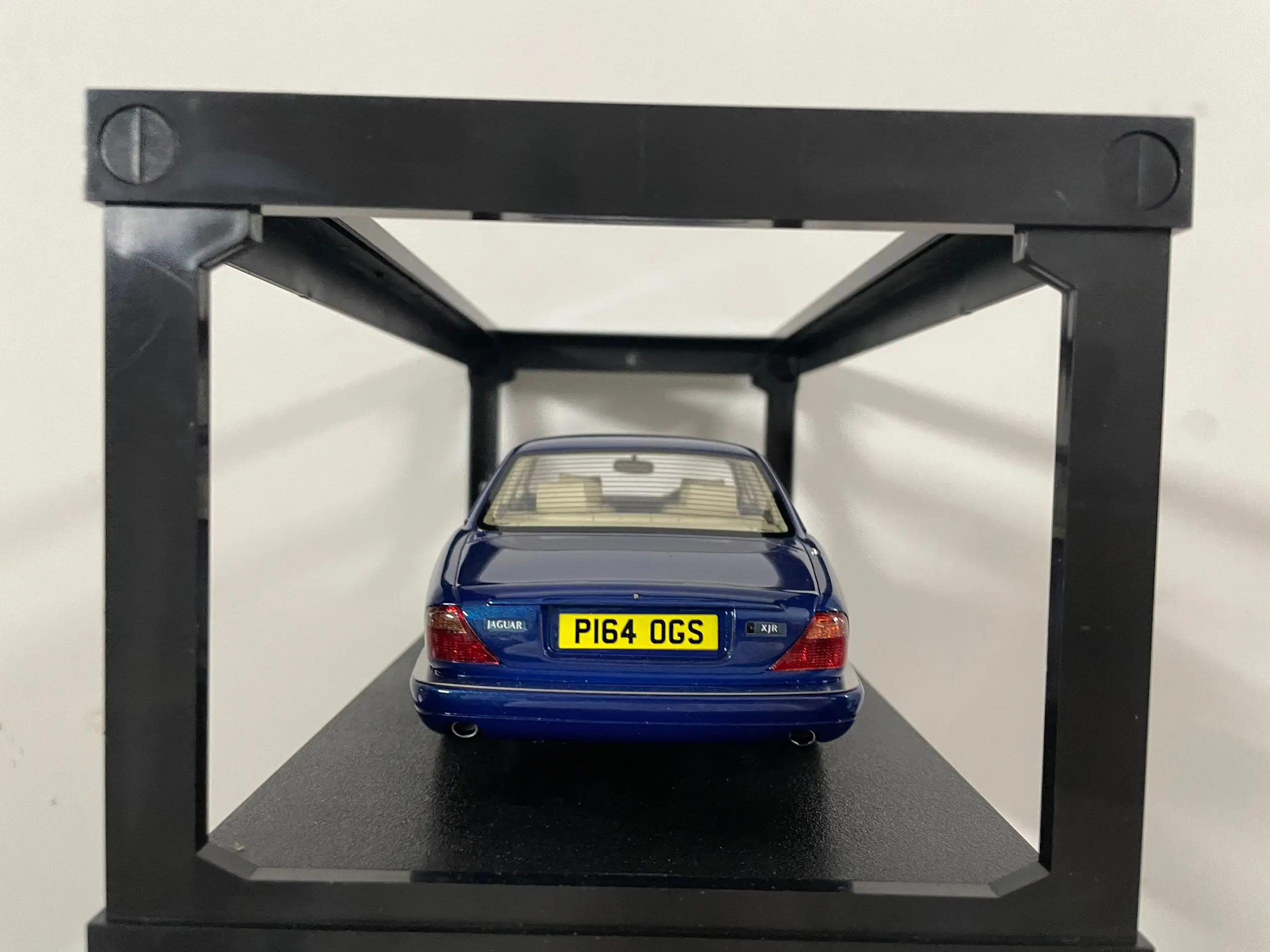 Juguete de resina a escala 1:18, modelo de coche coleccionable, XJP X300 Antigua 1995, decoración de escena de regalo de cumpleaños para niño