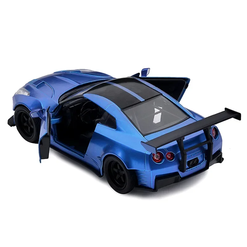 1:24 2009 Nissan GTR-R35 Sports Car Diecast Model Cars automobiles Alloy Vehicle Toys for Children Gift Collection J45